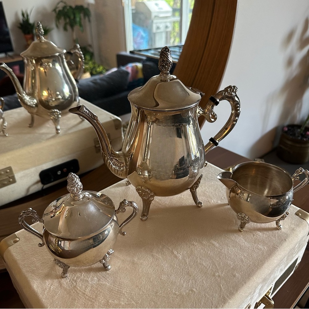 Vintage Four Star Silver Plated 3 piece Coffee/Tea Pot, Creamer & Sugar Set